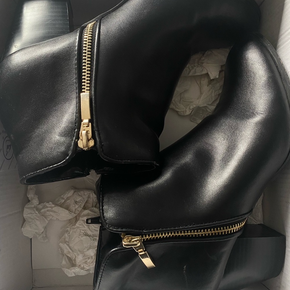 Style and Company. Black leather, Size 8.5.